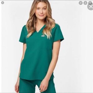 Figs One pocket scrub top XXL. Hunter green.